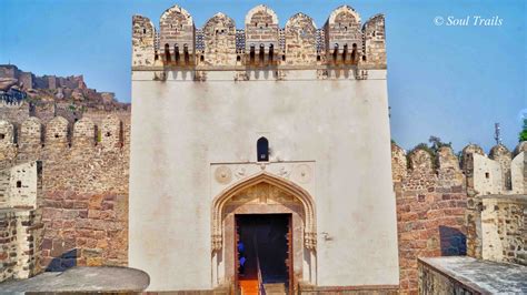  Golconda Kalesi: Gizemli Geçitlerle Dolu Yükselen Bir Tarih Mirası!