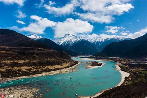 Yarlung Tsangpo Kanyonu: Gökyüzünü Dokunuşun Gizemli Yolculukları ve Ruhunuza Dökülen Zamansız Bir Manzara!